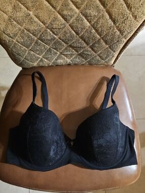 Victoria's Secret Lined Demi T-Shirt Underwire Black Floral Lace Bra Padded